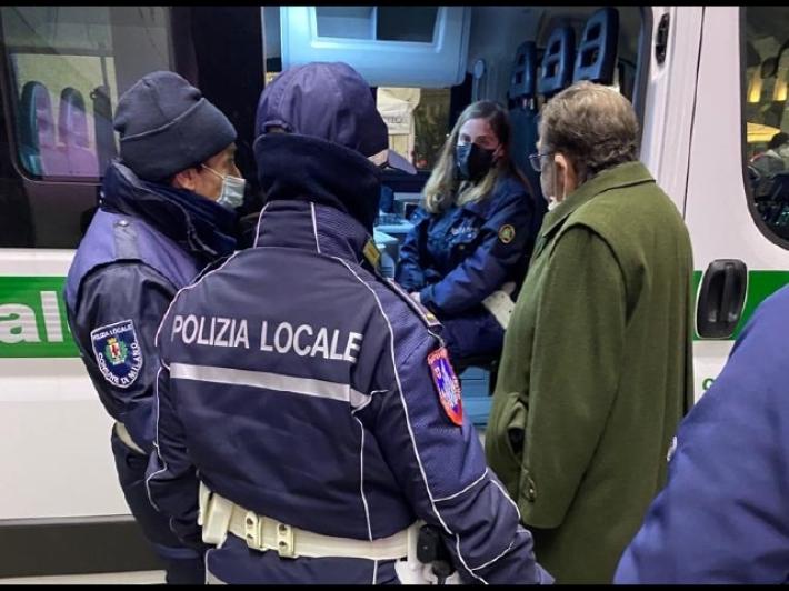 Agente Polizia locale aggredita in piazza Duomo a Milano