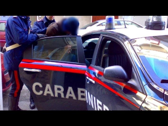 Lite in strada, 17enne muore accoltellato nel Fiorentino