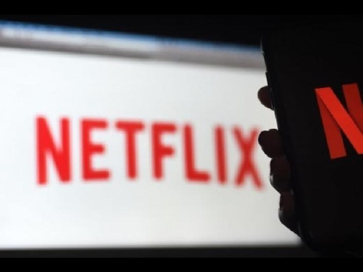 Netflix verso l'addio agli account condivisi: sono 100 milioni nel mondo