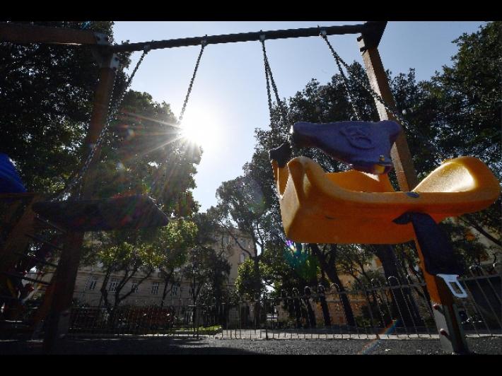 Via il divieto dopo 37 anni: a Mantova tornano le altalene