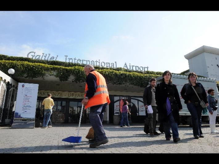 Atterraggio di emergenza a Pisa per il volo Malta-Bruxelles