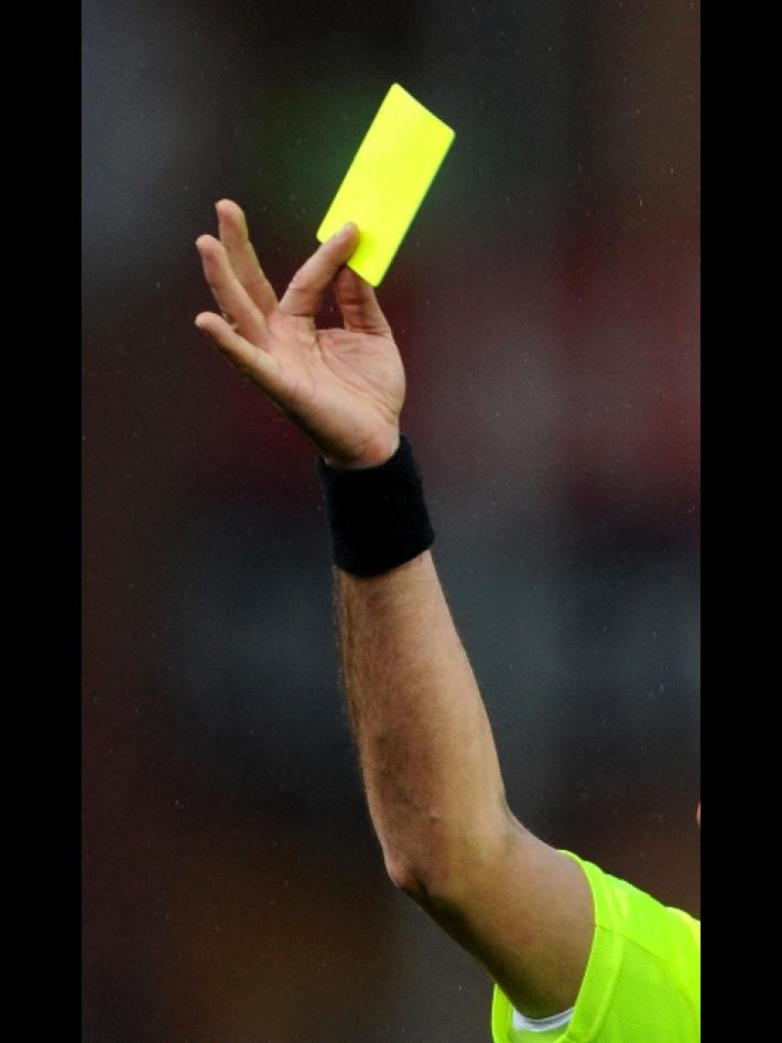 Padre picchia arbitro e tifoso  a una partita di under 14, arrestato