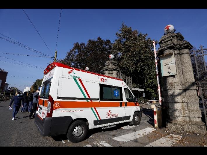Incidenti sul lavoro: cade da una scala in fiera a Rho, morto 64enne
