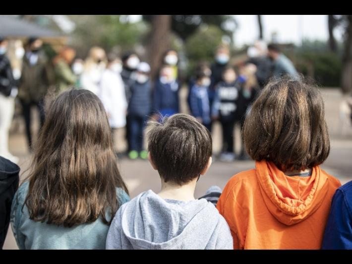 Orfani di femminicidio, uno su 3 ha assistito alla  morte  della madre 