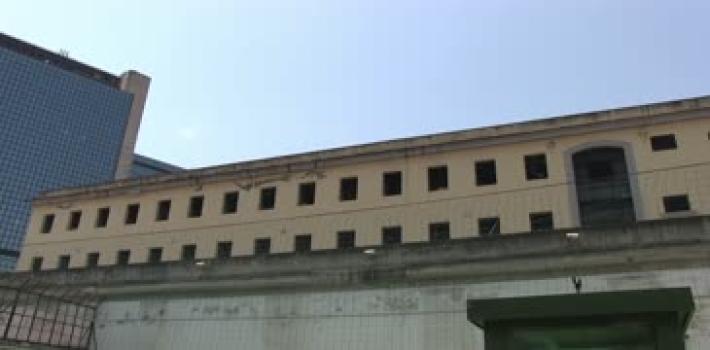 Due detenuti evadono dal carcere di Napoli-Poggioreale