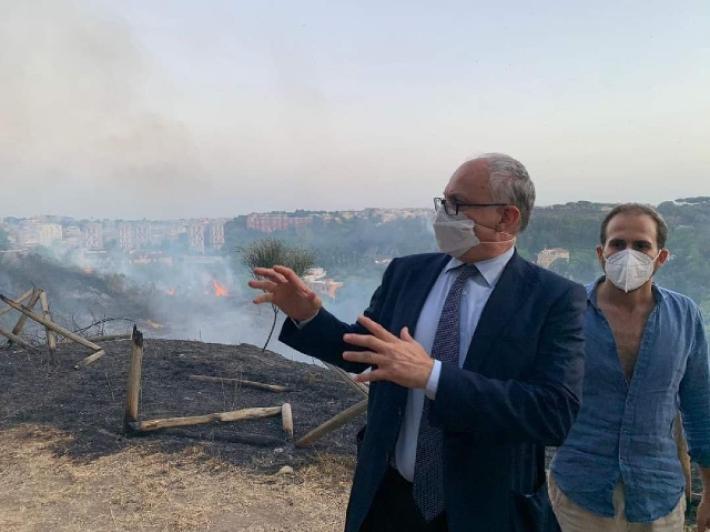 Gualtieri, sequenza di roghi impressionante, &egrave; tempo unit&agrave;