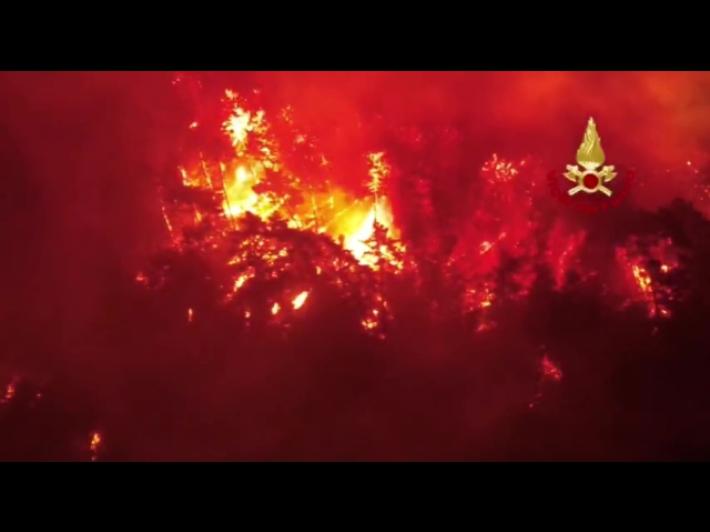 Rogo Versilia: fronte si e' esteso, 860 ettari in fumo