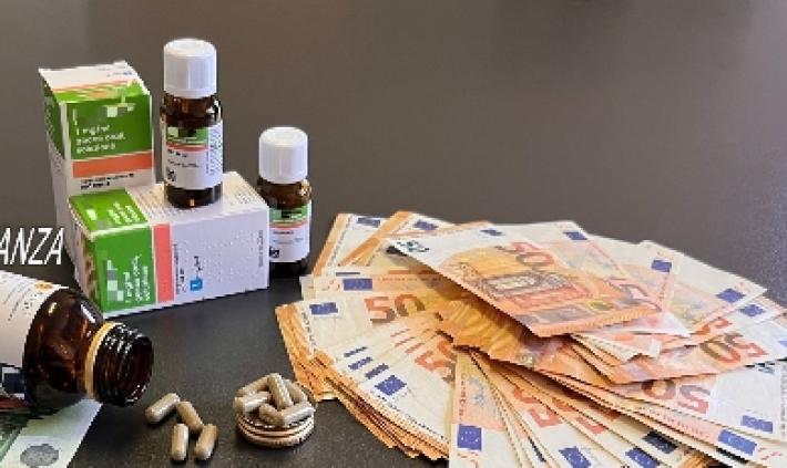 Drogava e rapinava anziani fingendosi una benefattrice, arrestata a Monza