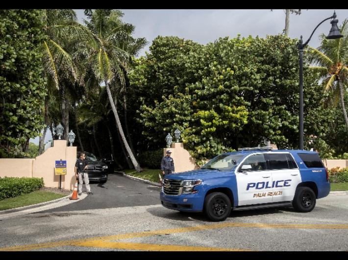 Usa, Trump: "Gli agenti dell'Fbi a Mar-a-Lago come ladri qualunque"