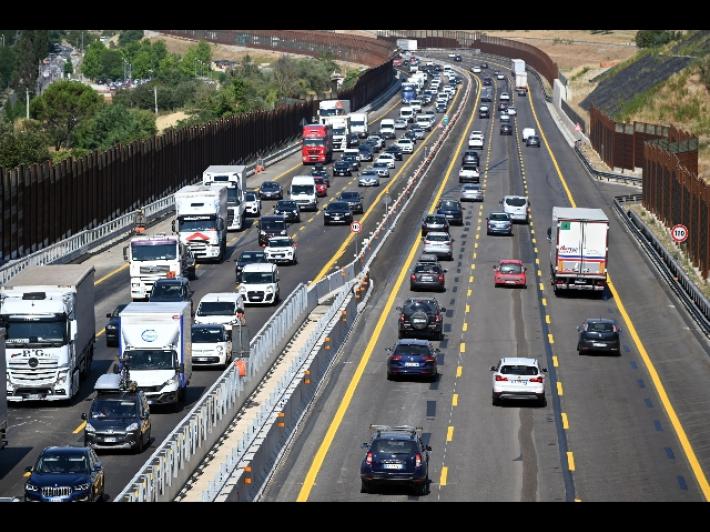 Autostrade, sabato da bollino nero per esodo e controesodo