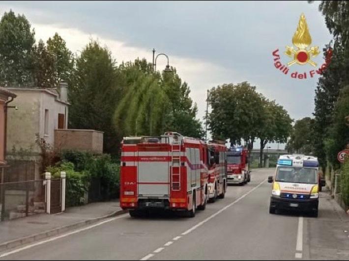 Maltempo: tromba d'aria a Civitavecchia, alberi caduti