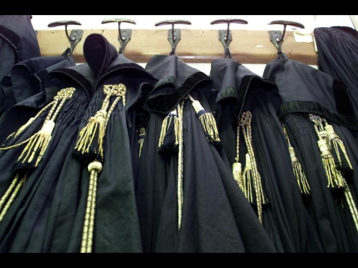 Bimbi affidati a coppia di donne a Torino: chiesti 9 rinvii a giudizio