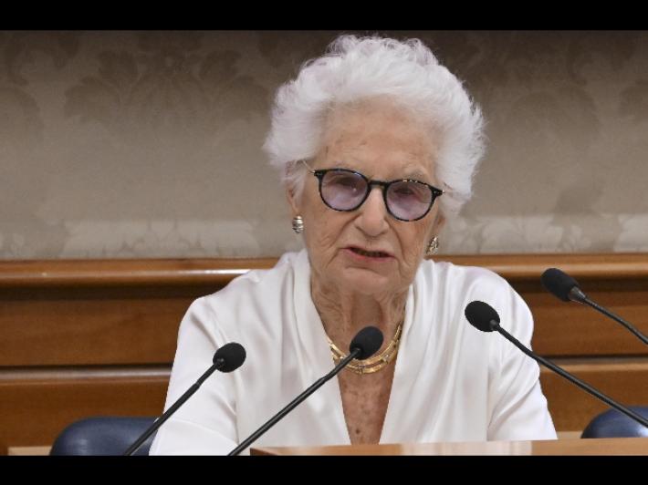 La senatrice a vita Segre presenta 24 denunce per le minacce ricevute (spesso di carattere antisemita)