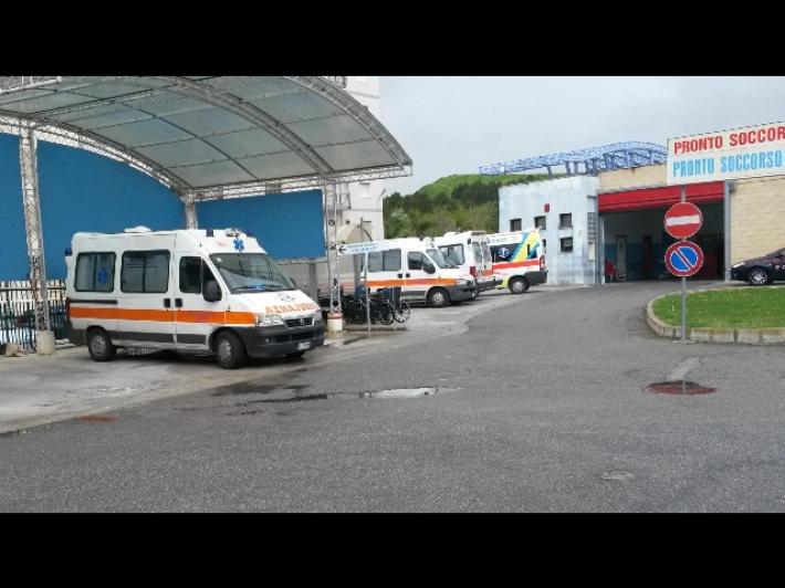 Calabria, bimba di 10 anni scende da auto in panne, viene travolta e muore