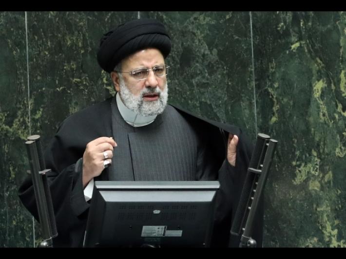 Iran: oltre 100 arresti per avvelenamento studentesse