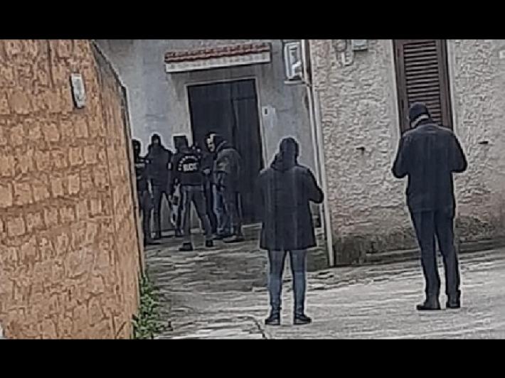 Estesa la sospensione per la maestra vicina a Messina Denaro