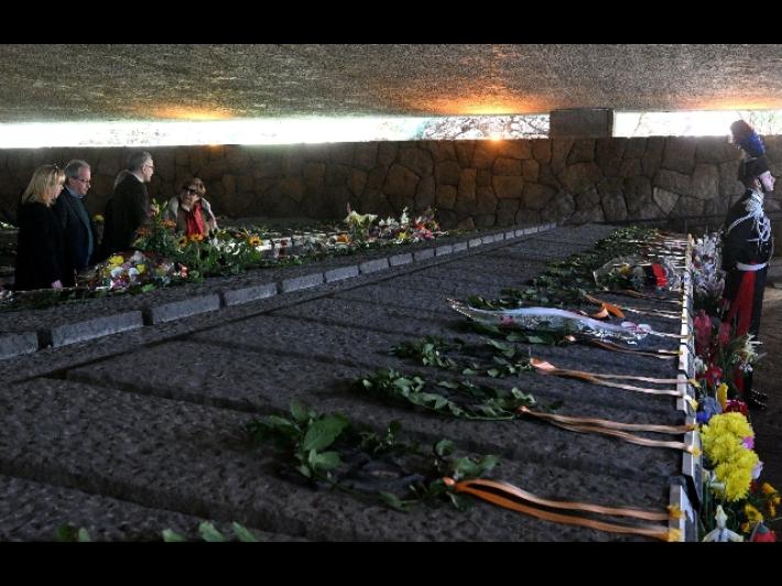 Fosse Ardeatine: La Russa,tra le pagine pi&ugrave; brutali della storia