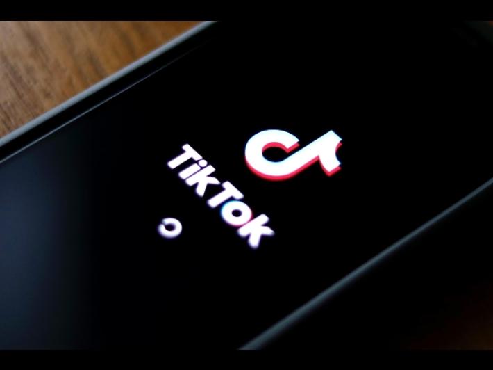 Anche la Francia vieta TikTok ai dipendenti pubblici