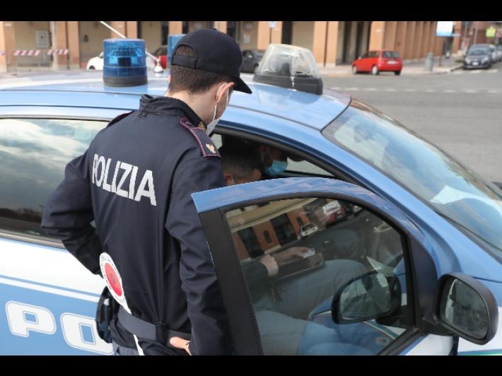Allarme bomba al Ghetto di Roma: evacuata una scuola, artificieri sul posto
