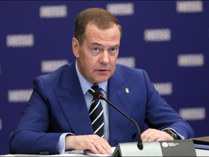 Medvedev, spingerci a confini '91 porter&agrave; a guerra globale