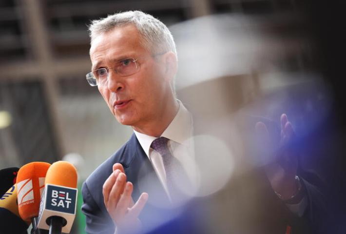 Stoltenberg: "Con l'addestramento sugli F-16 diamo messaggio a Mosca"
