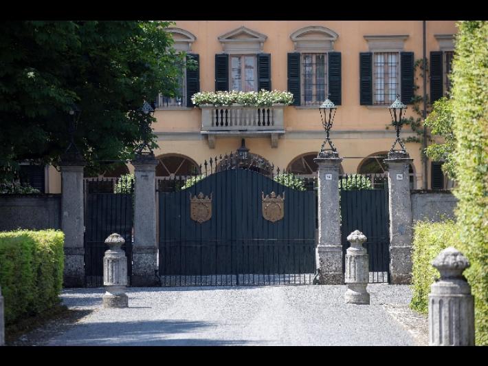 Villa di Arcore, accesso a tutti i figli, diventer&agrave; la base delle loro attivit&agrave;. Per l'eredit&agrave; sono previsti tempi lunghi