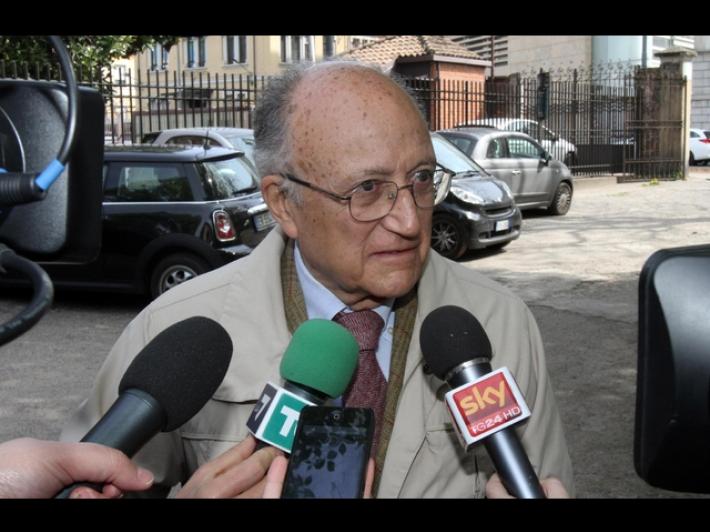 Berlusconi al Famedio, la figlia di Borrelli: togliete mio padre