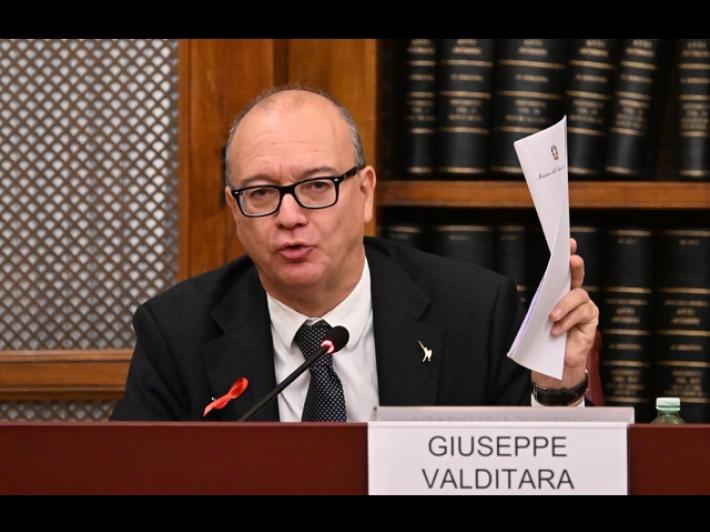 Valditara, piano straordinario di vigilanza su diplomifici