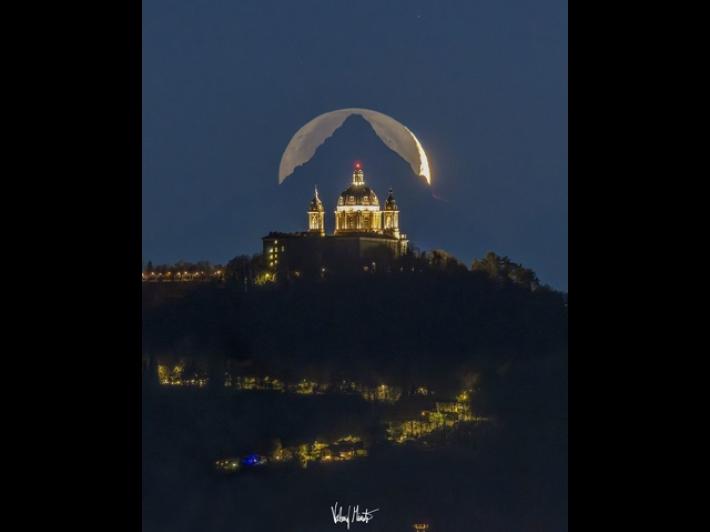Superga e il Monviso, 'foto del giorno Nasa' &egrave; di Torino