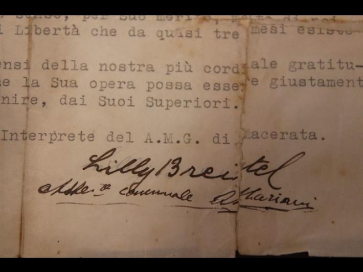Da una lettera del 1944 scopre che il padre aiut&ograve; ebrei e prigionieri di guerra stranieri