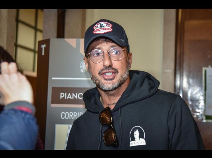 Danneggi&ograve; ambulanza, per Corona la pena convertita in multa