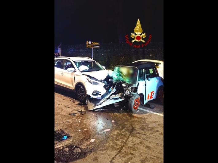 A 16 anni  in minicar si scontra con un'altra auto, &egrave; gravissimo