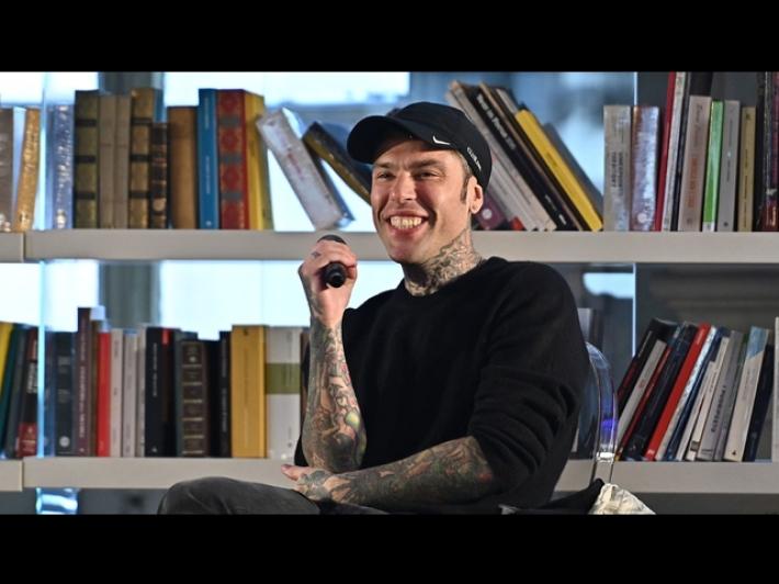 Fedez: "Questa generazione &egrave; la cavia dei social"