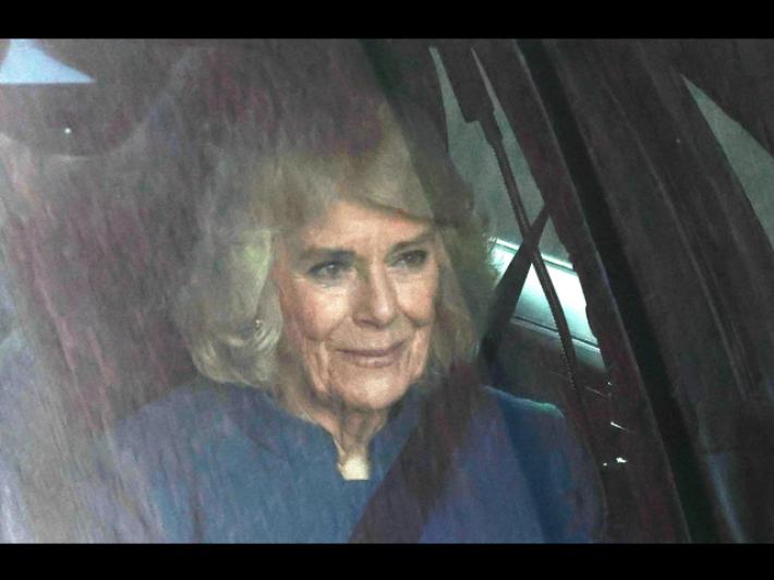 La regina Camilla '&egrave; esausta', una settimana di riposo