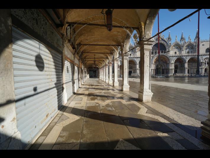 Negozio di 15 metri quadri a San Marco, bolletta di 260mila euro