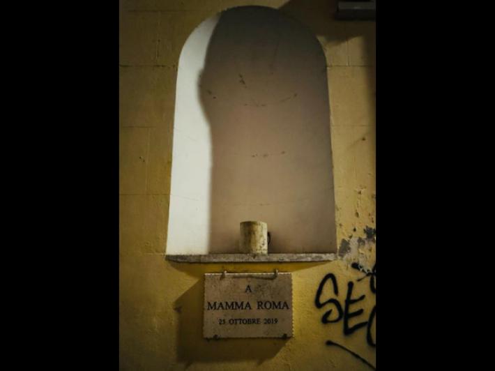 Divelto il busto di Anna Magnani a Trastevere 