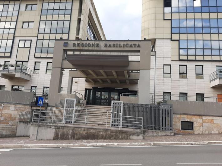 Basilicata: Azione va con il centrodestra con Bardi