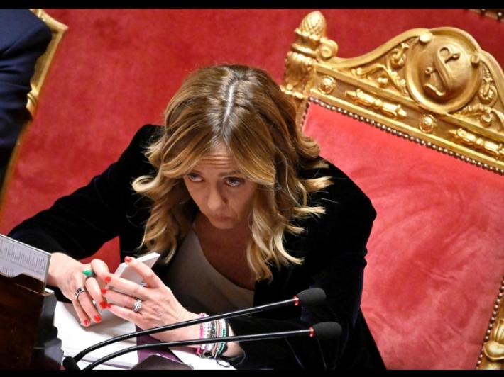 Meloni, colpisce gesto della pistola nell'anniversario di Biagi