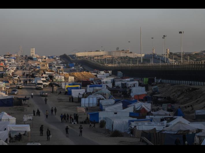 Fonti Gaza, migliaia tornano a Khan Yunis dopo ritiro Idf