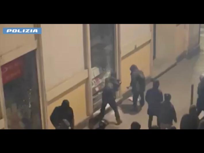 Scontri al corteo per Cospito a Torino, 18 misure cautelari