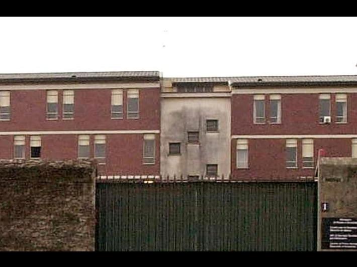 Agenti del Beccaria al gip: 'Abbandonati a noi stessi'