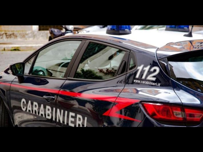 Detenuto in semilibert&agrave; tenta di uccidere la compagna