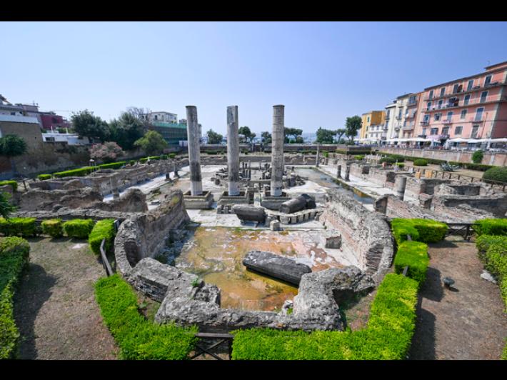 Campi Flegrei, tre scosse in quattro minuti