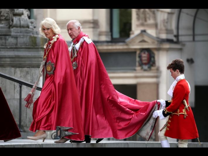 Carlo e Camilla a St Paul per rito investiture, 'sta molto bene'