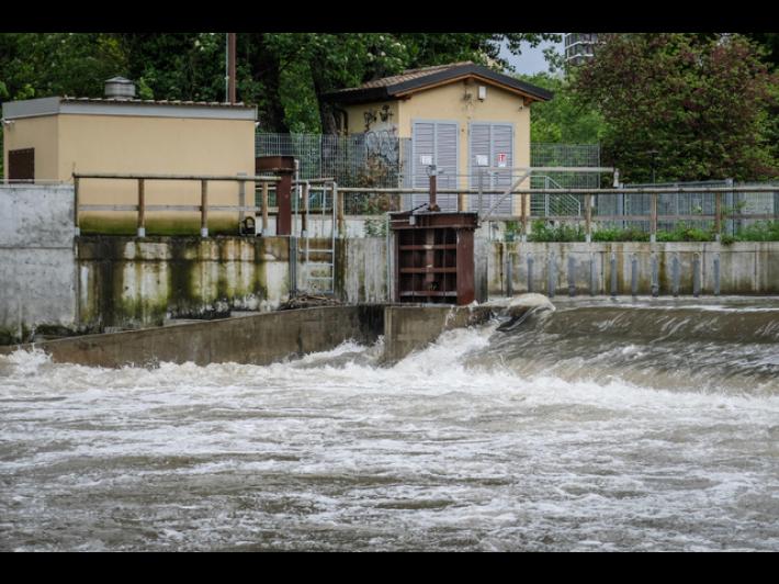 Maltempo, paura per il fiume Lambro a Milano 