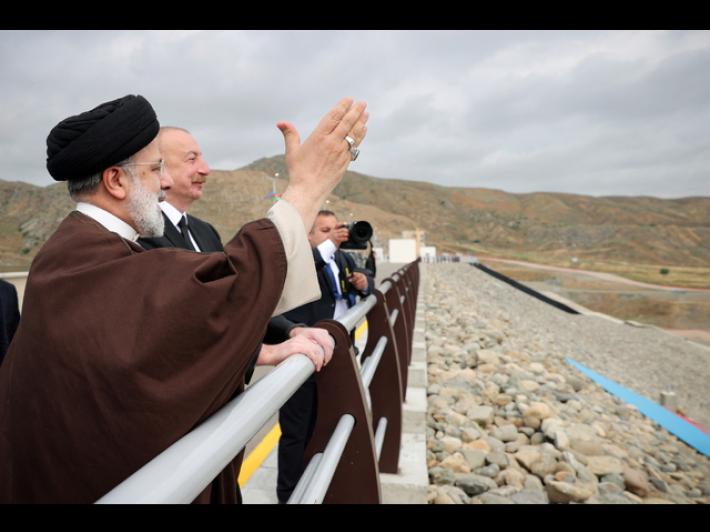 Media, atterraggio d'emergenza per elicottero con Raisi