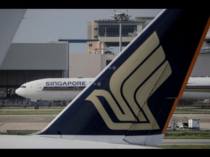 "Gravi turbolenze" sul volo Singapore Airlines: un morto