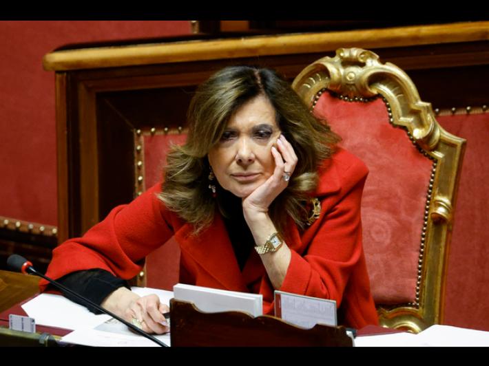 Scintille Casellati-Borghi in aula,seduta del Senato sospesa