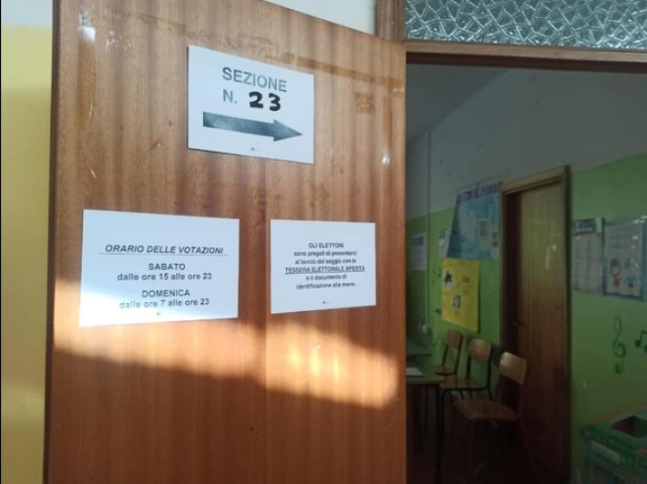 Scrutatrice denunciata per abbandono del seggio, 'paga scarsa'