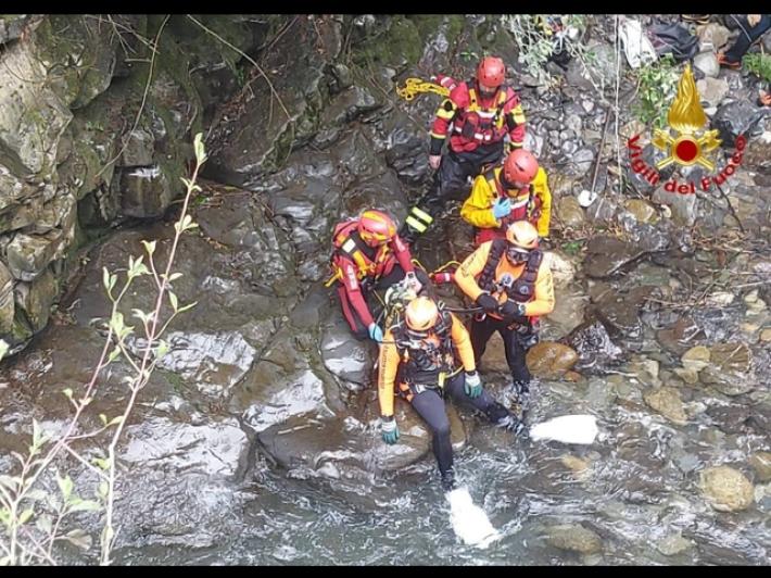 Morto il giovane ripescato nel fiume Lambro nel Comasco